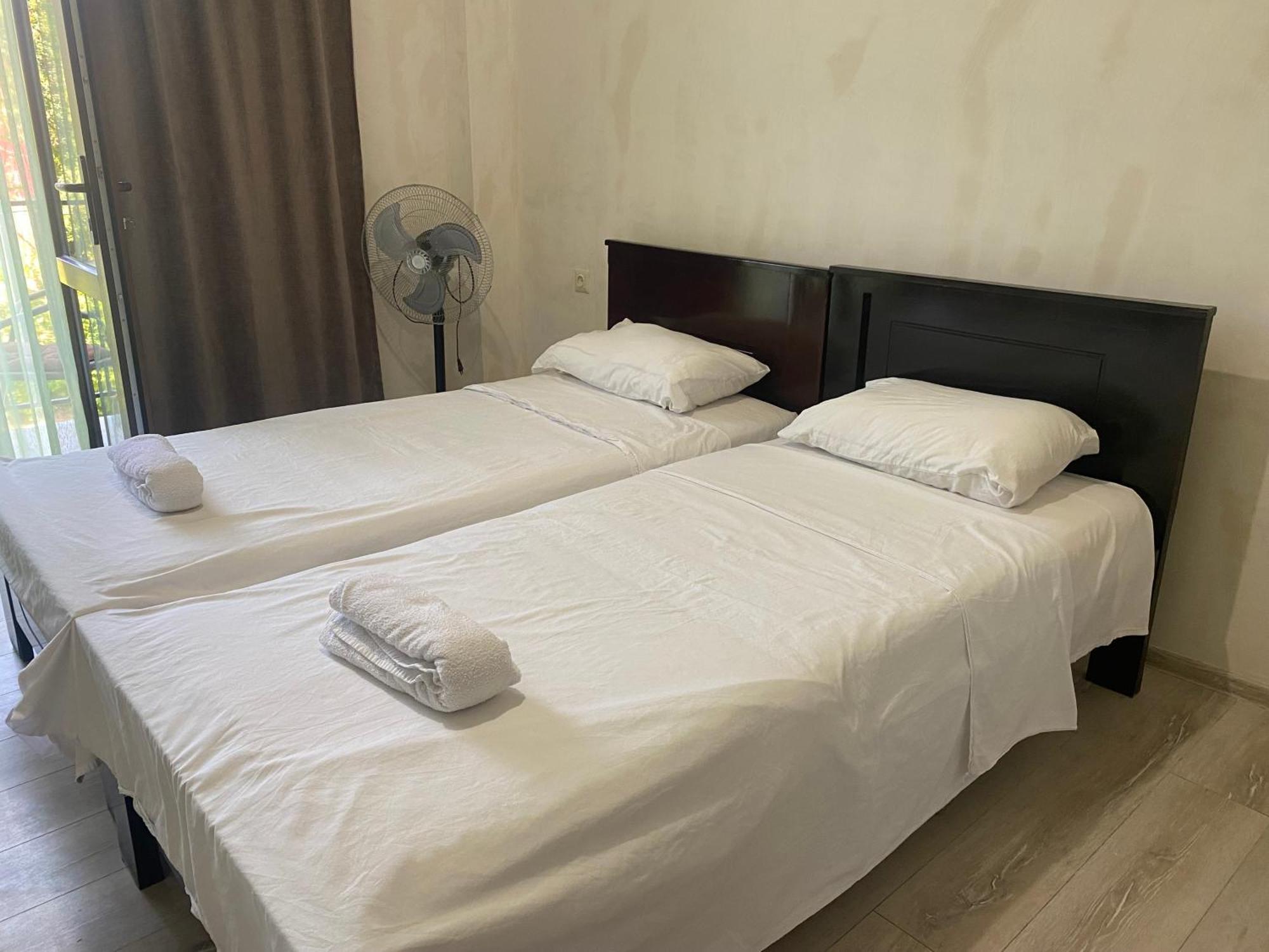 Family Hotel Our House Zichisdsiri Exterior foto